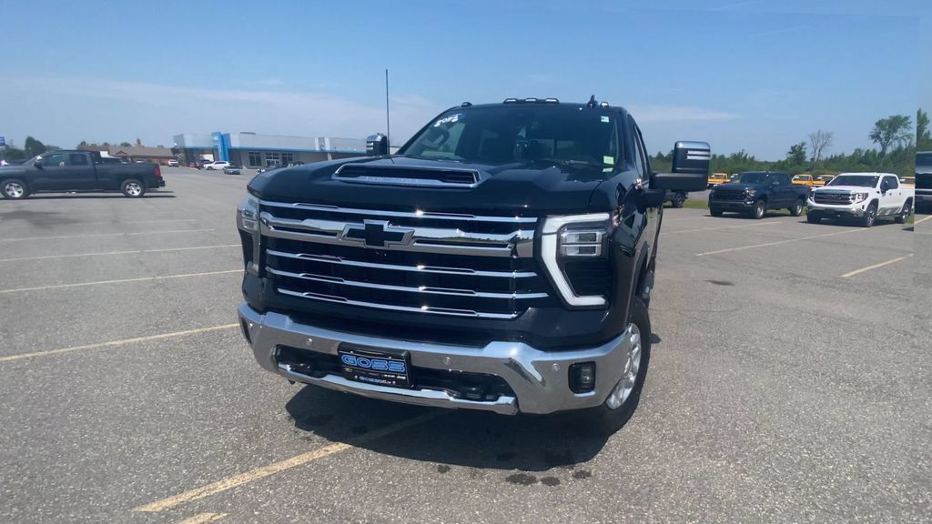 Certified 2024 Chevrolet Silverado 2500 LTZ w/ LTZ Plus Package AWD/4WD image 5