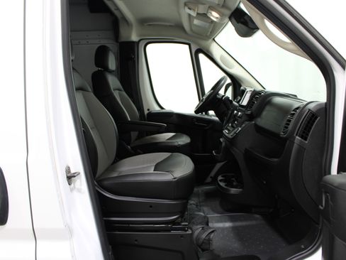 Used 2025 RAM ProMaster 2500 w/ Convenience Group FWD image 19
