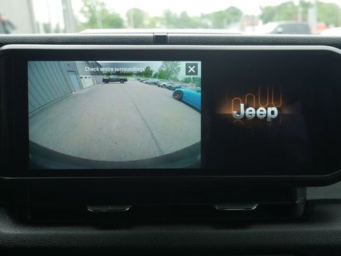 Used 2024 Jeep Wrangler Unlimited Sport AWD/4WD image 5