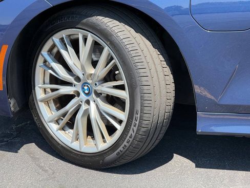 Used 2023 BMW 330e xDrive w/ Premium Package AWD/4WD image 16