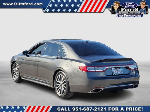Used 2017 Lincoln Continental Select image 3
