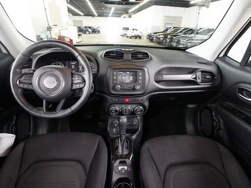 Used 2017 Jeep Renegade Altitude AWD/4WD image 8