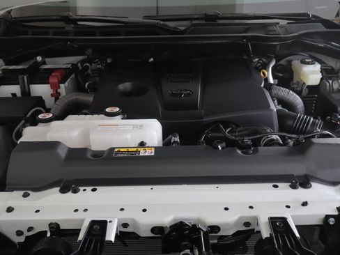 Used 2025 Toyota Tundra SR5 w/ SR5 Convenience Package AWD/4WD image 28