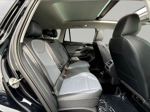 New 2026 Volkswagen Tiguan SE image 22