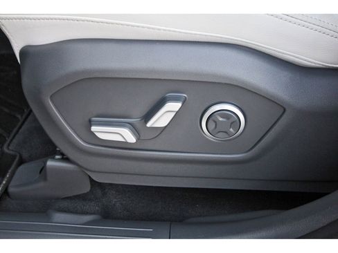 Used 2024 Hyundai Santa Fe Limited AWD/4WD image 29