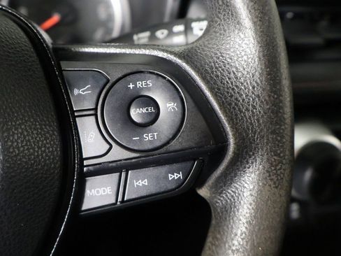 Used 2021 Toyota RAV4 LE FWD image 36