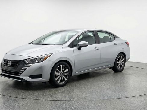 Used 2025 Nissan Versa SV FWD image 3