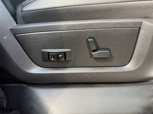 Used 2018 RAM 2500 Laramie w/ Sport Appearance Group image 30