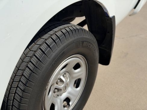 Used 2019 Nissan Frontier S RWD image 5