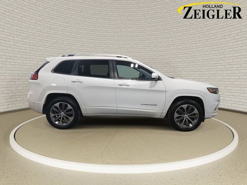 Used 2019 Jeep Cherokee Overland w/ Technology Group image 4