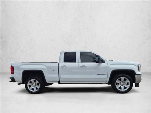 Used 2017 GMC Sierra 1500 SLE w/ SLE Value Package AWD/4WD image 4