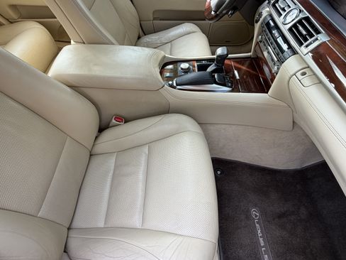 Used 2013 Lexus LS 460 w/ Comfort Pkg RWD image 42