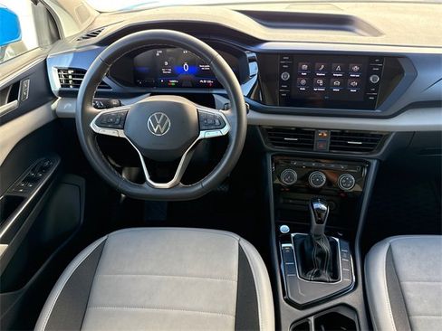 Certified 2023 Volkswagen Taos SE w/ Panoramic Sunroof Package image 19