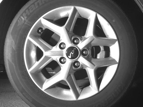 Used 2025 Kia Soul LX w/ LX Technology Package FWD image 13