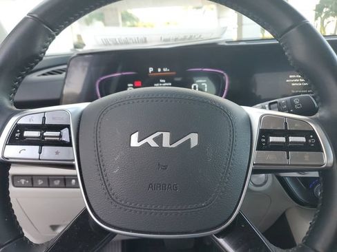 Certified 2025 Kia Telluride S FWD image 24