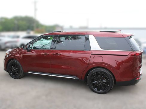Used 2023 Kia Carnival SX Prestige FWD image 16