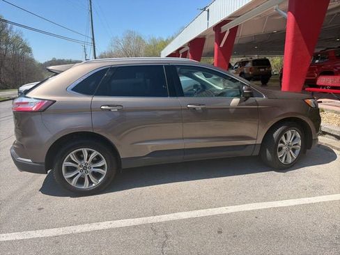 Used 2019 Ford Edge Titanium AWD/4WD image 12