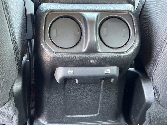 Used 2022 Jeep Gladiator Sport AWD/4WD image 16