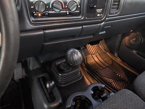 Used 2001 Chevrolet Silverado 1500 4x4 Regular Cab w/ Firm Ride Suspension Pkg image 11