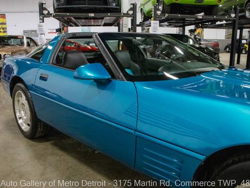 Used 1994 Chevrolet Corvette Coupe RWD image 25