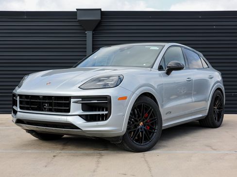 New 2026 Porsche Cayenne GTS image 1