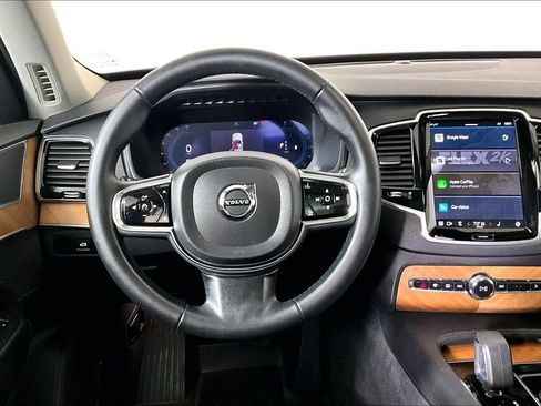 Used 2024 Volvo XC90 B6 Plus image 5