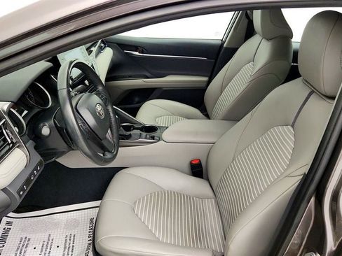 Used 2023 Toyota Camry SE w/ Cold Weather Package AWD/4WD image 19