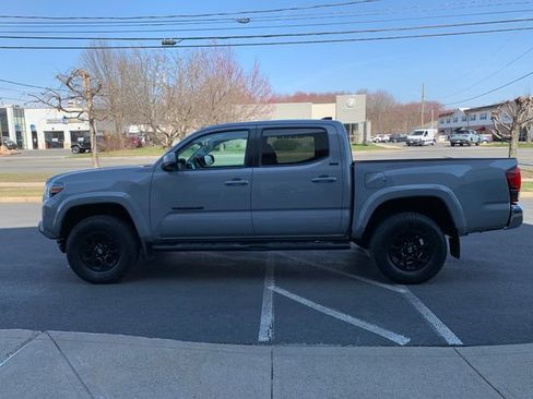 Used 2020 Toyota Tacoma SR5 image 6