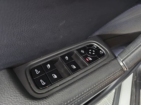 Used 2021 Porsche Cayenne AWD/4WD image 27