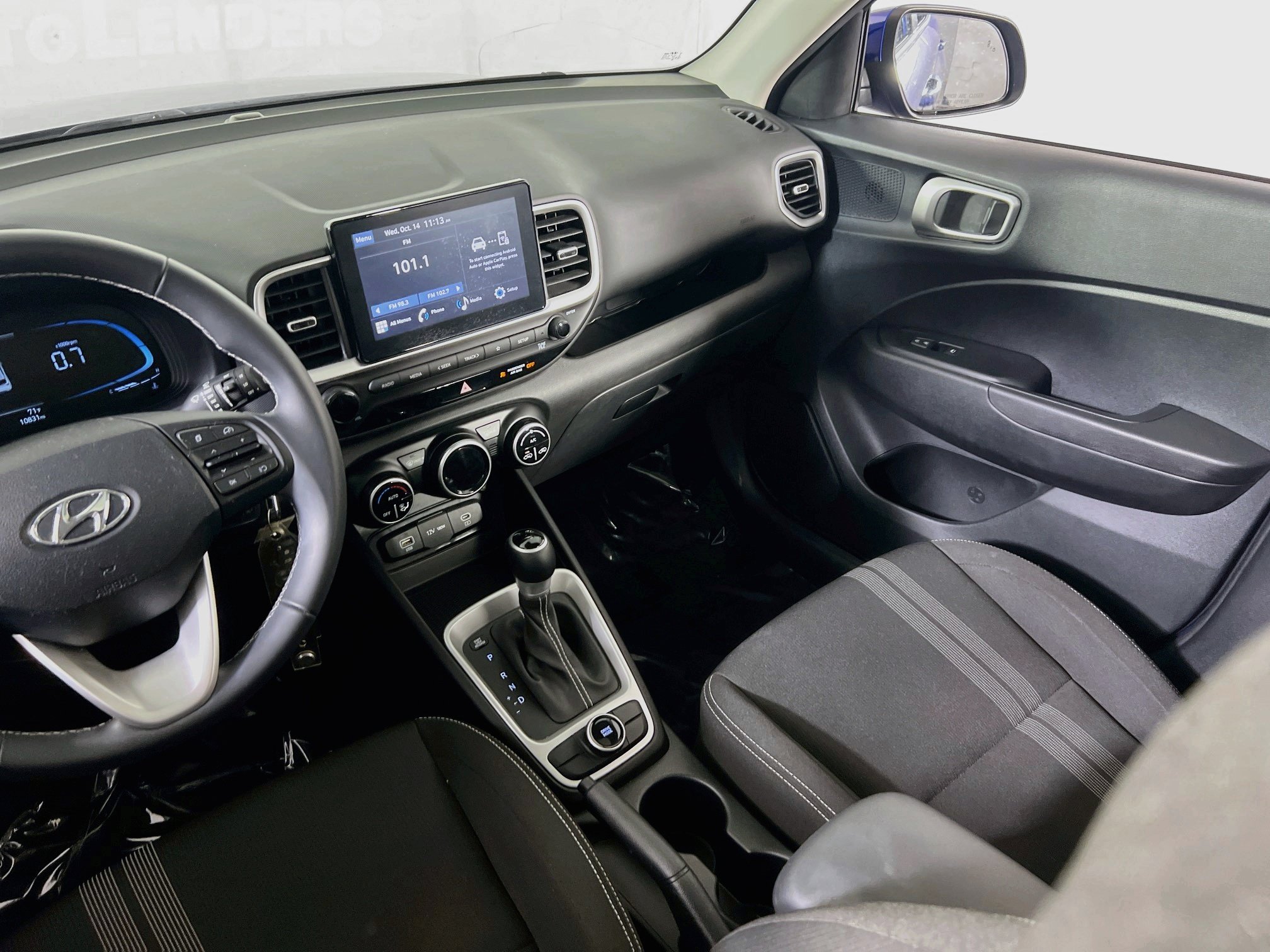 Used 2023 Hyundai Venue SEL FWD image 22