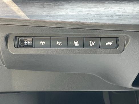 Used 2024 Nissan Ariya AWD image 29