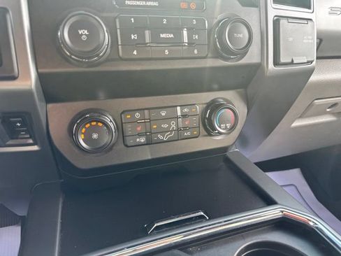 Used 2022 Ford F250 XLT w/ XLT Premium Package AWD/4WD image 46