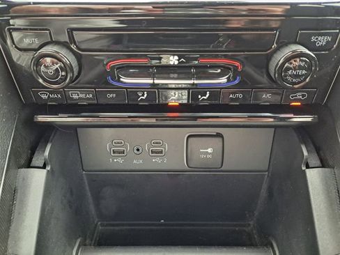 Used 2025 Jeep Grand Cherokee Laredo X RWD image 24