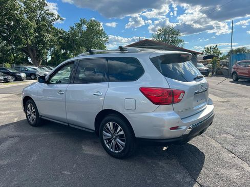 Used 2018 Nissan Pathfinder SV AWD/4WD image 8
