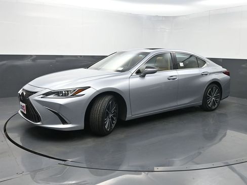Used 2024 Lexus ES 350 w/ Premium Package image 24
