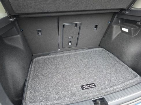 New 2025 Volkswagen Taos SEL image 18