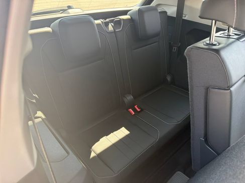 Certified 2023 Volkswagen Tiguan SE FWD image 25