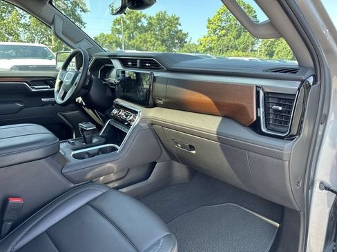 Used 2025 GMC Sierra 1500 Denali w/ Technology Package AWD/4WD image 30
