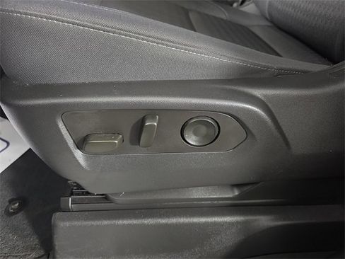 Used 2023 Chevrolet Silverado 1500 LT image 18