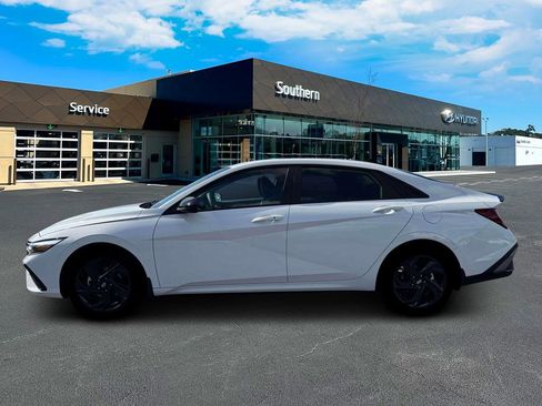New 2026 Hyundai Elantra Sport FWD image 3