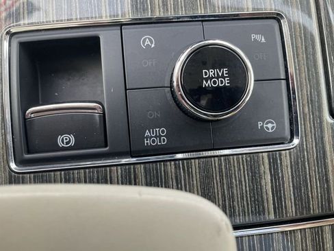 Used 2021 Lincoln Navigator Black Label w/ Cargo Convenience Package image 36