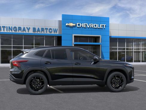 New 2026 Chevrolet Trax LT w/ Driver Confidence Package FWD image 6