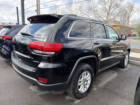 Used 2019 Jeep Grand Cherokee Laredo AWD/4WD image 6
