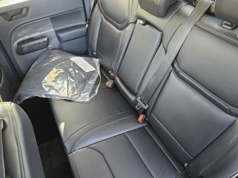 New 2025 Ford Maverick Lariat w/ Black Appearance Package AWD/4WD image 20