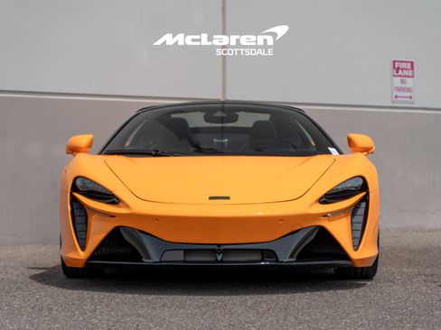 Used 2026 McLaren Artura Spider RWD image 10