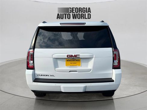 Used 2018 GMC Yukon XL SLT image 4