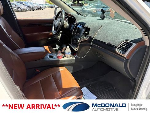 Used 2016 Jeep Grand Cherokee Summit w/ Platinum Series Group AWD/4WD image 9