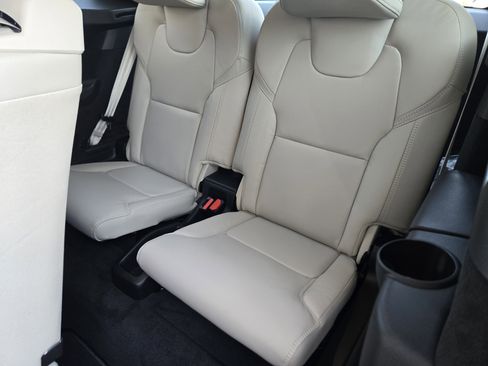 New 2026 Volvo XC90 B6 Ultra image 32