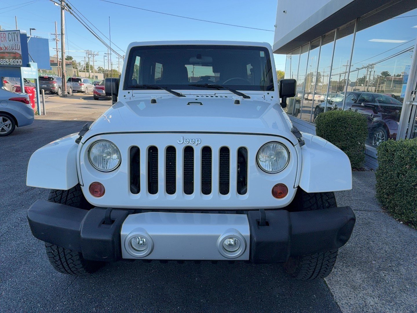 Used 2012 Jeep Wrangler Unlimited Sahara w/ Connectivity Group AWD/4WD image 28