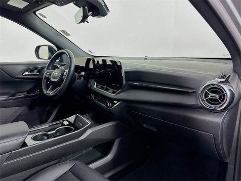 Used 2025 Chevrolet Equinox LT w/ Convenience Package II image 29